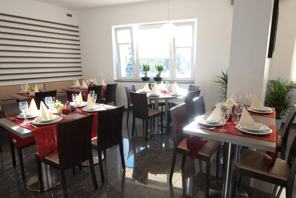 פילדרשטאט Aristo Hotel מראה חיצוני תמונה